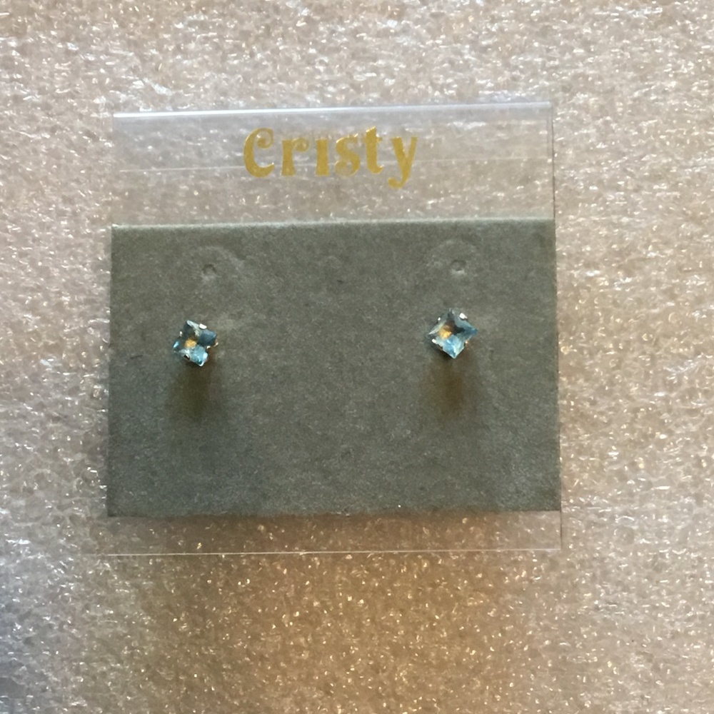 10k gold stud earrings w/ square aquamarine stones